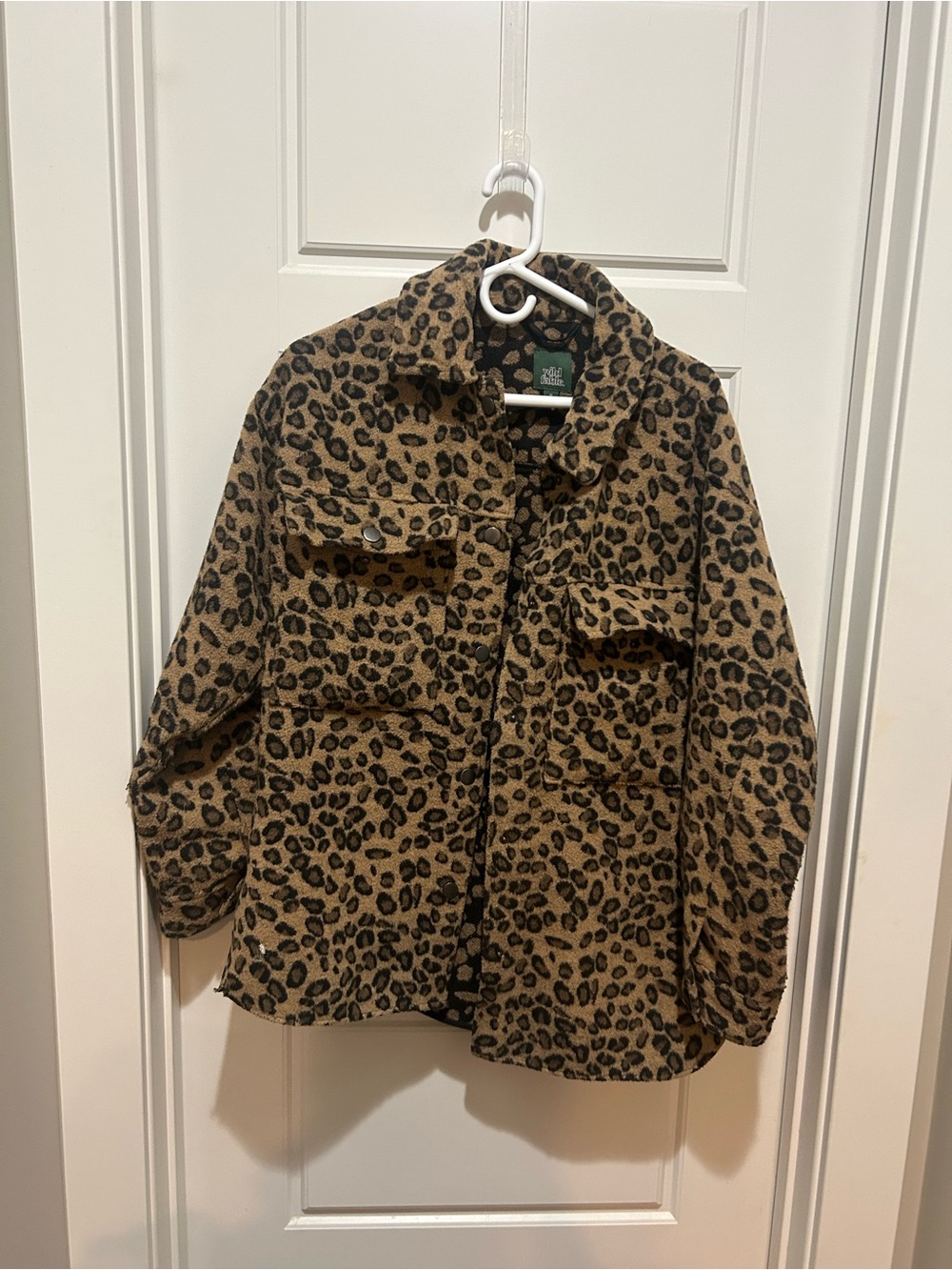 bundle of 2 leopard items! wild fable Shacket in size m + NWT vest in size s